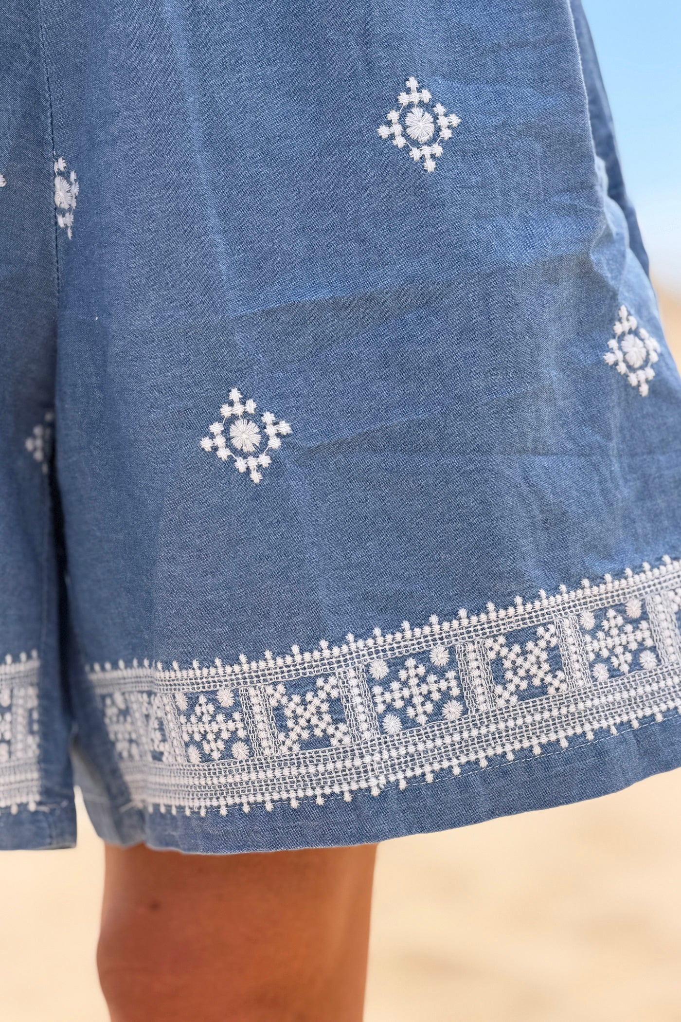 Chambray Blue Jean Woven Lace Print Pull-On Pants
