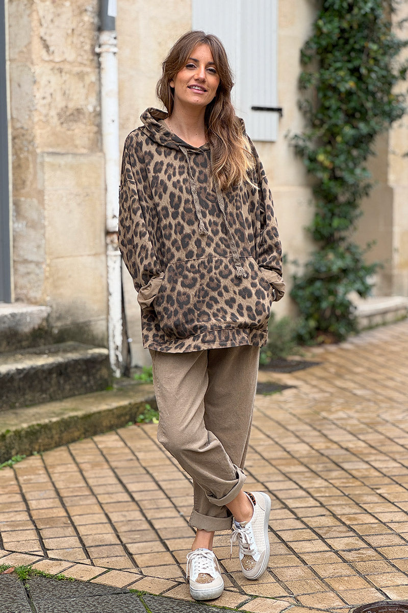 Sweat confort à capuche imprimé léopard taupe