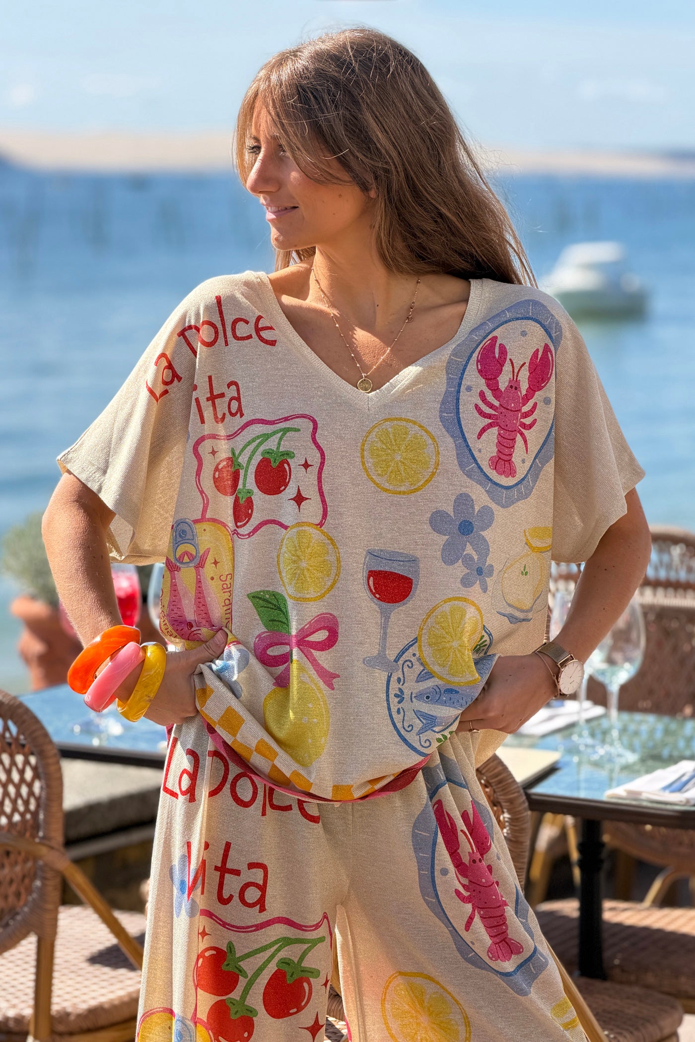 Top brillant lurex imprimé coloré Dolce Vita dessins tomates citrons et sardines