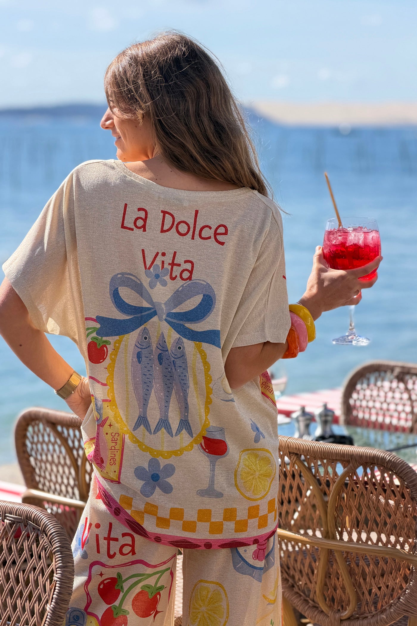 Top brillant lurex imprimé coloré Dolce Vita dessins tomates citrons et sardines