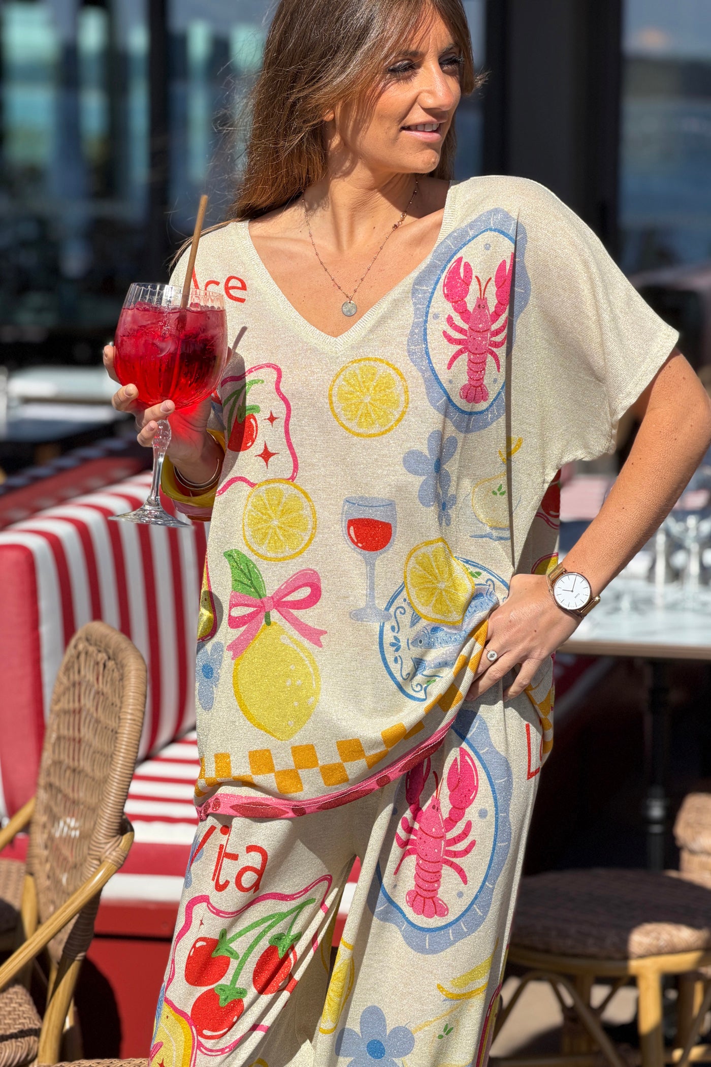 Top brillant lurex imprimé coloré Dolce Vita dessins tomates citrons et sardines