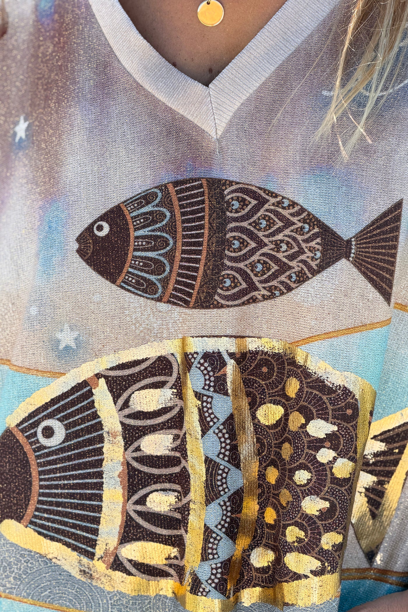Top large brillant lurex imprimé poissons dorés rayures bleues et marron