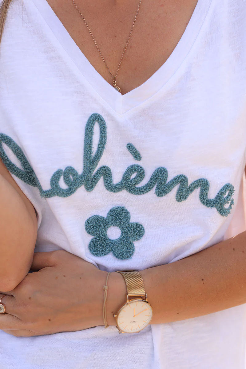 T-shirt blanc en coton col v Bohème et fleurs bouclettes vert céladon