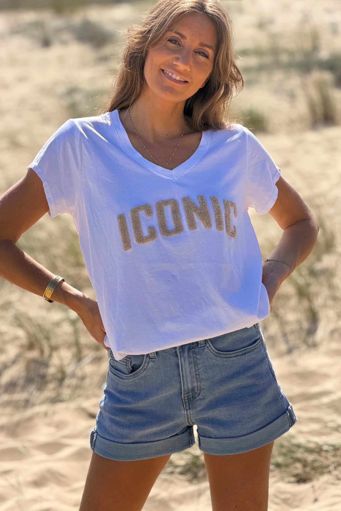 Tshirt blanc en coton broderie Iconic beige en bouclettes éponge