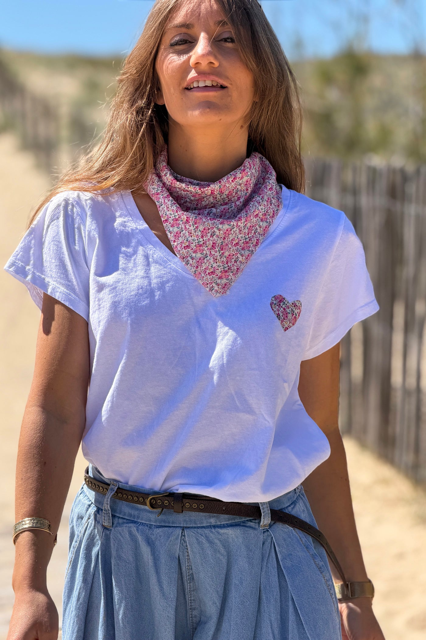 Tshirt blanc en coton coeur liberty rose avec foulard liberty assorti