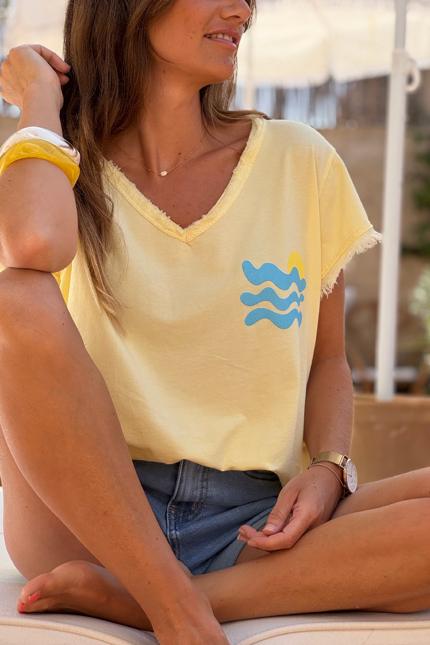 Tshirt jaune stretch et large vague et Cote d'Azur détail franges