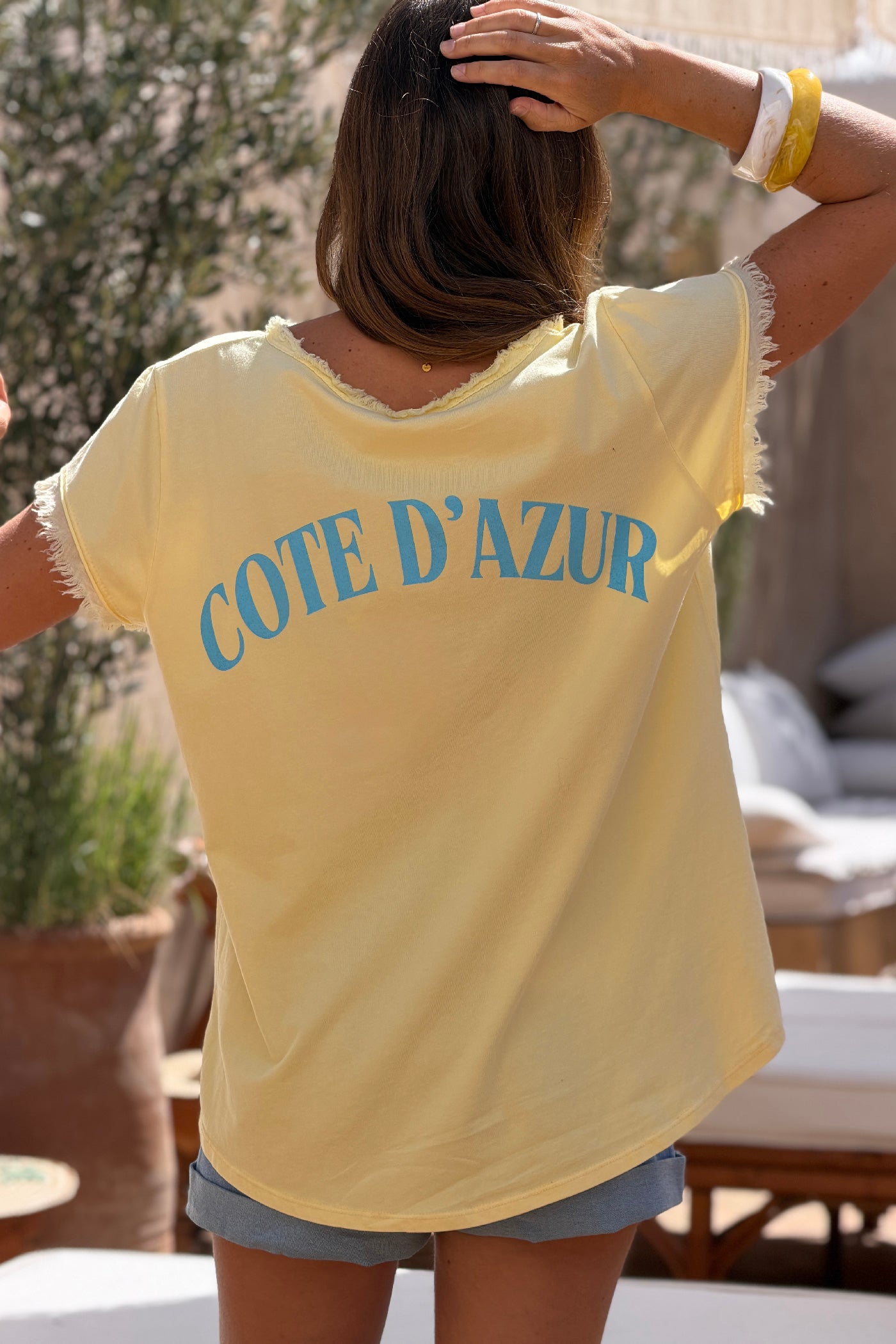 Tshirt jaune stretch et large vague et Cote d'Azur détail franges