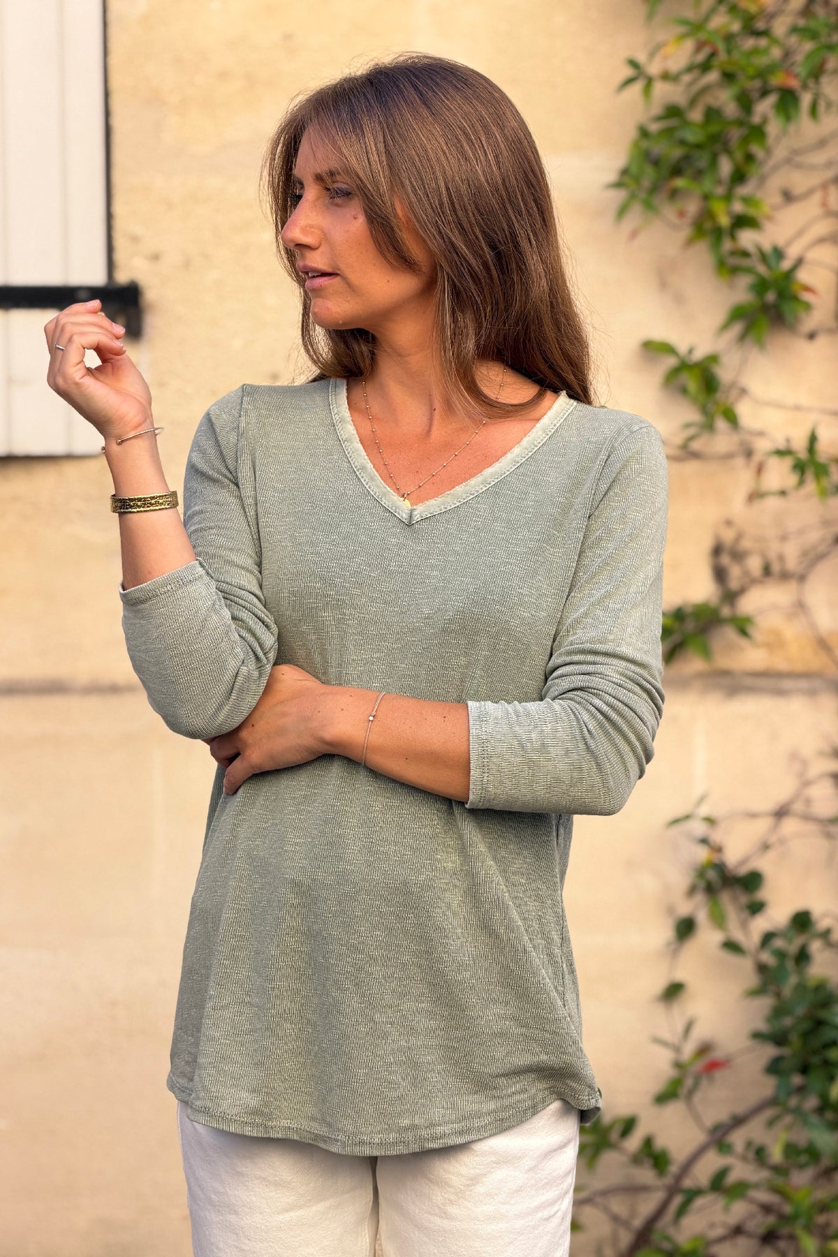 Tshirt kaki delavé en coton manches longues col v détail franges