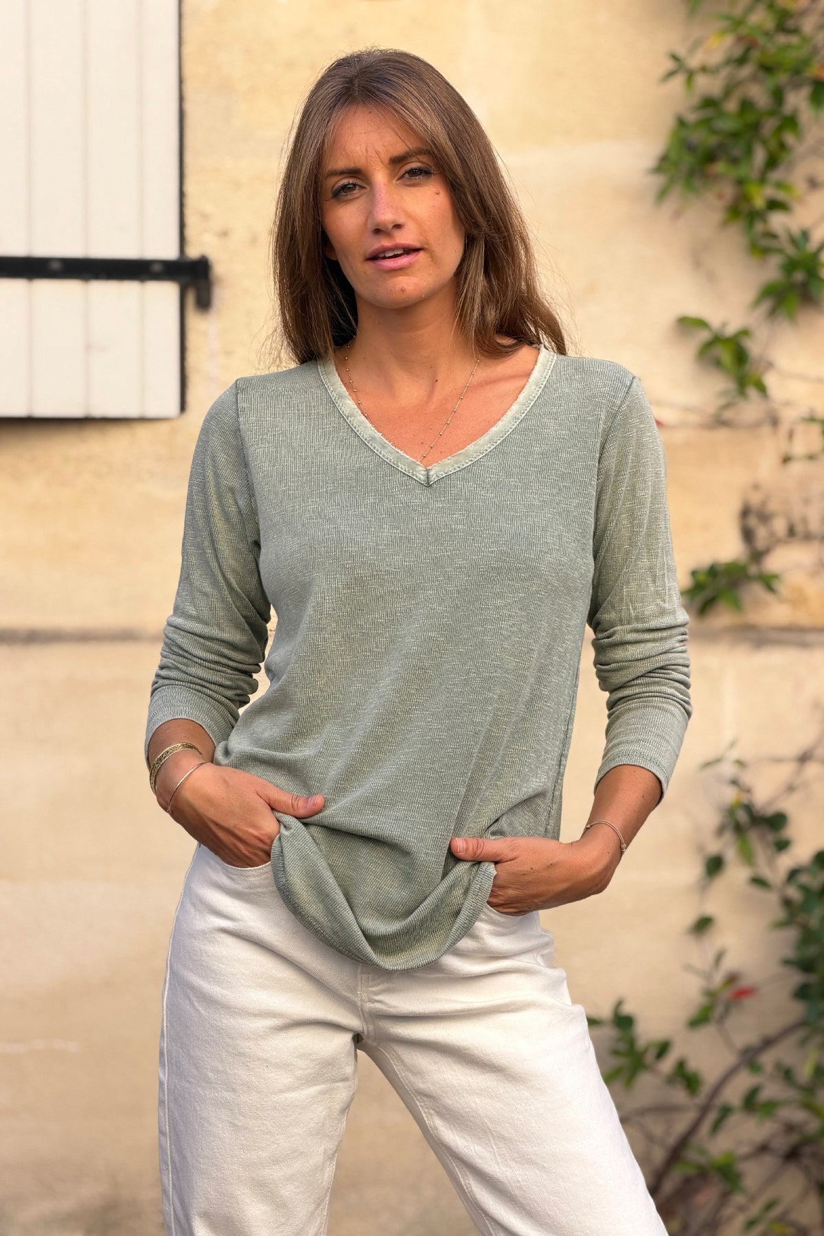 Tshirt kaki delavé en coton manches longues col v détail franges