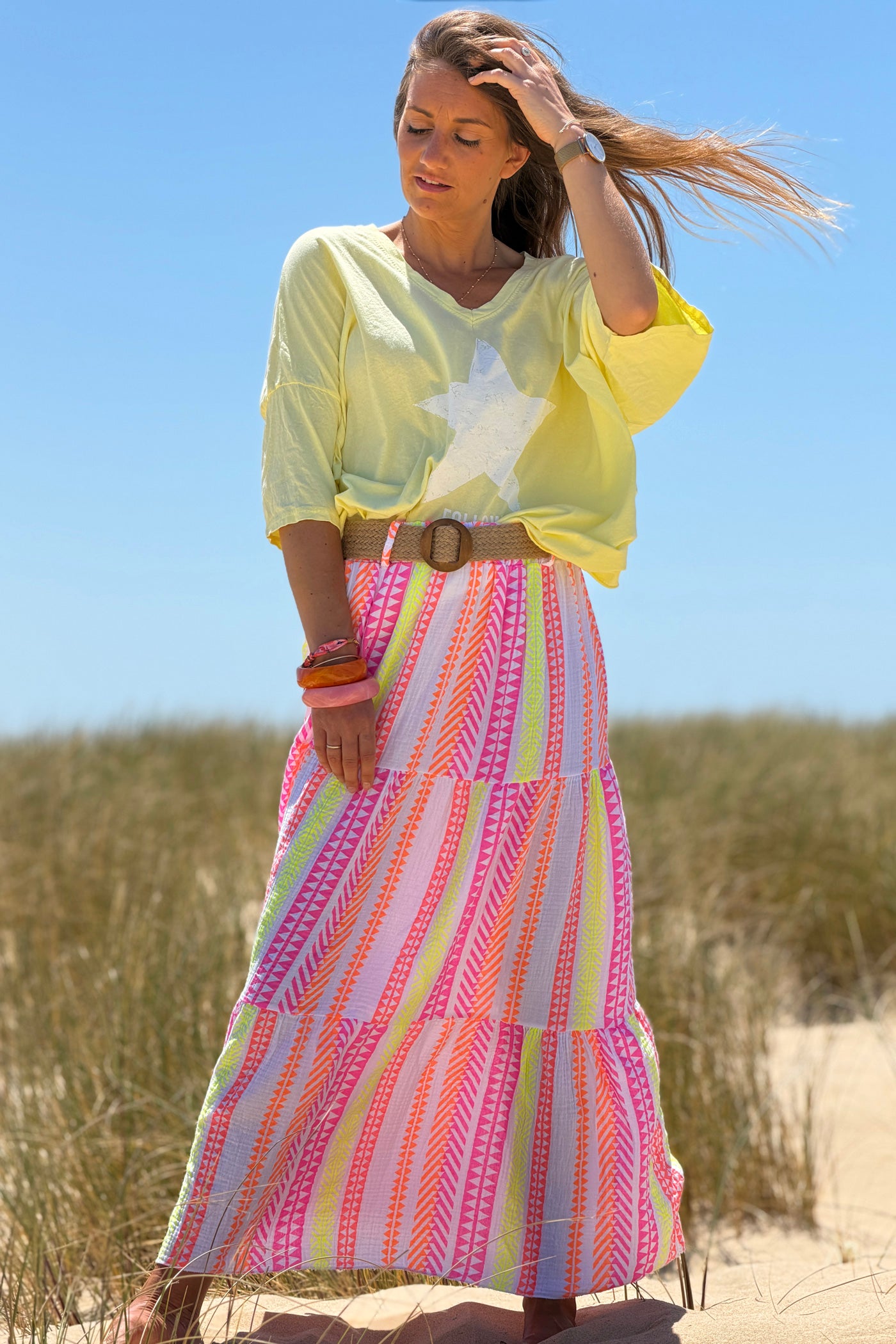 Tshirt large et loose jaune en coton étoile follow the light col v