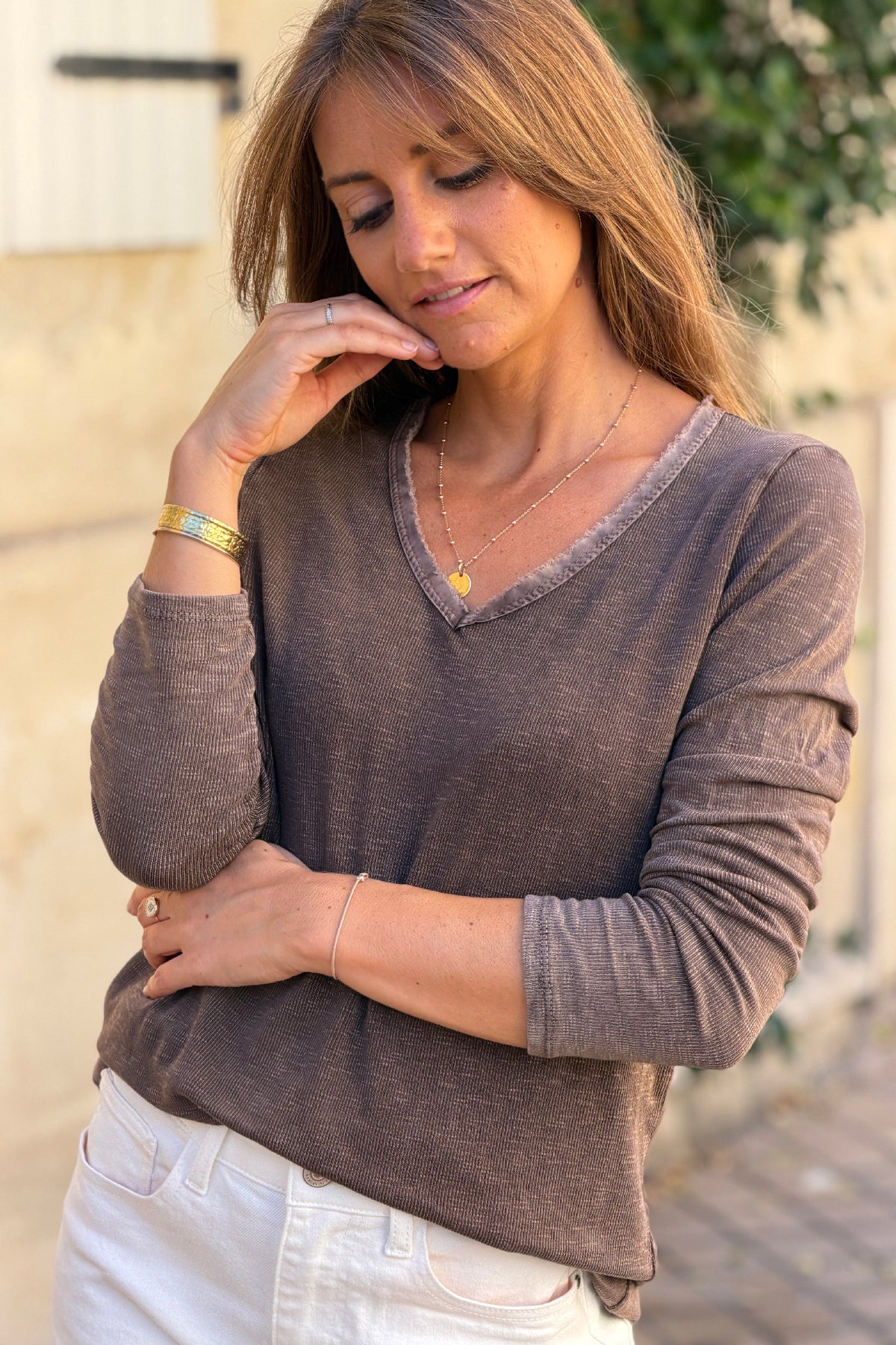 Tshirt marron delavé en coton manches longues col v détail franges