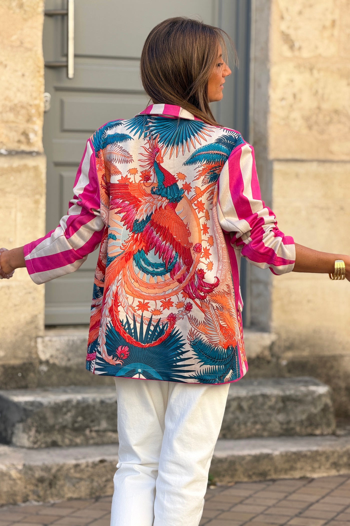 Veste blazer souple en suédine rayures fuchsia imprimé oiseaux abstraits colorés