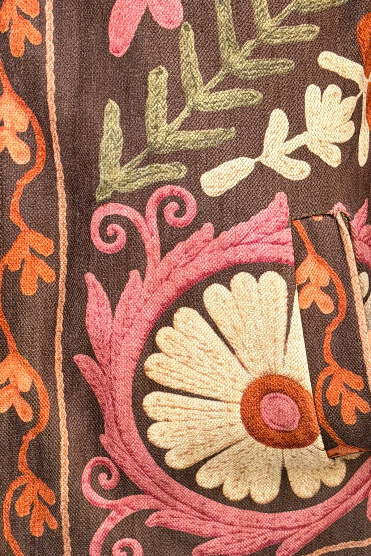 Veste en velours marron à capuche motif effet broderie colorée fermeture zip